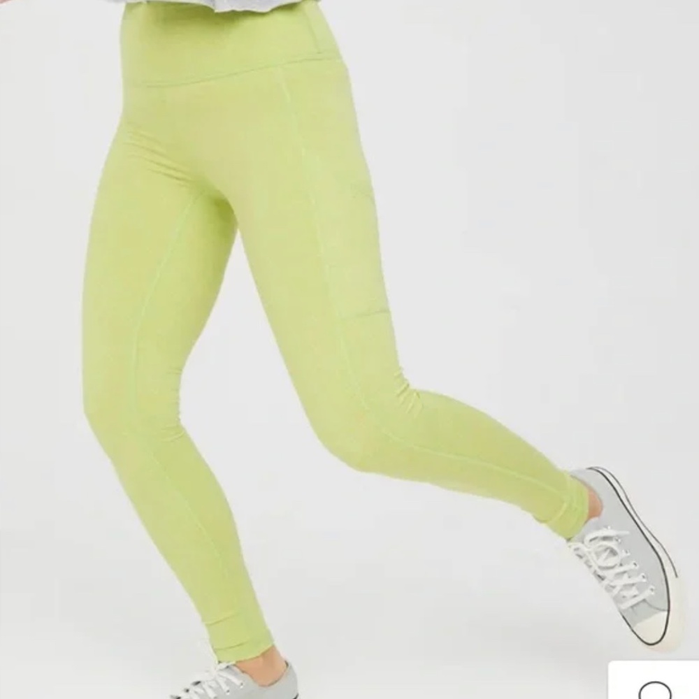 OFFLINE BY AERIE The Hugger Legging in Light Green Yellow- Large L -  NWT - Picture 3 of 9